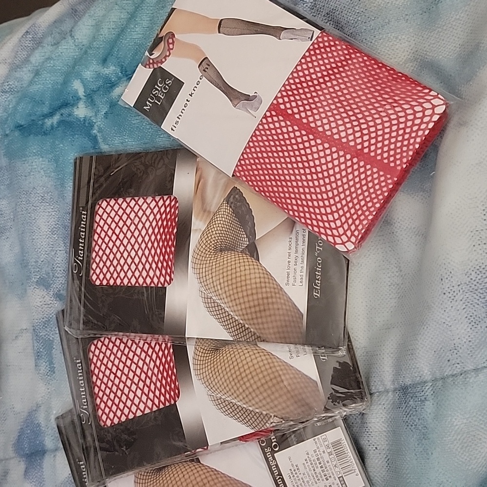 4 Fishnet leggings